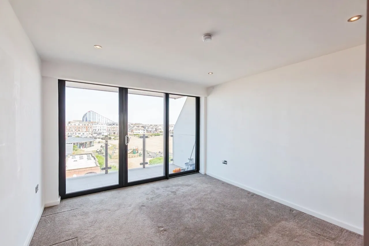 New South Promenade, Blackpool, FY4, photo 11