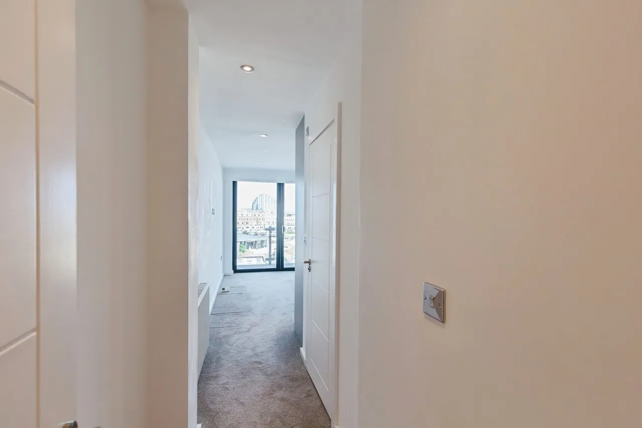 New South Promenade, Blackpool, FY4, photo 9