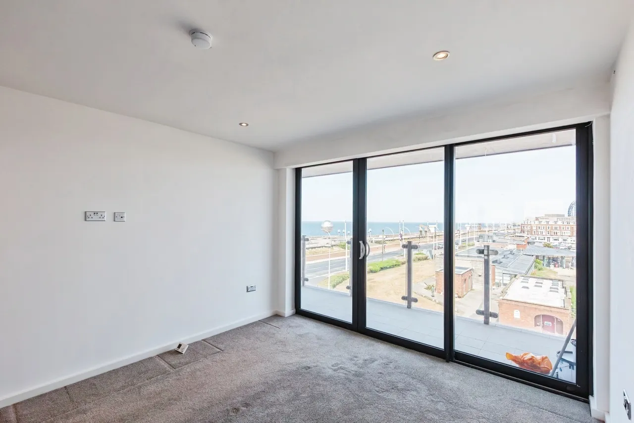 New South Promenade, Blackpool, FY4, photo 6