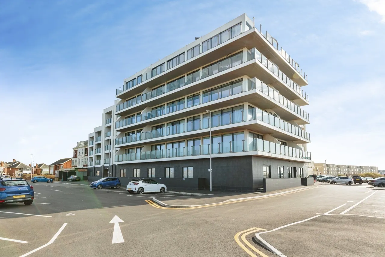 3 bed flat for sale, New South Promenade, Blackpool, FY4