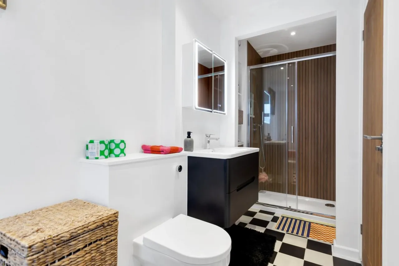 Hayling Close, London, N16, photo 12