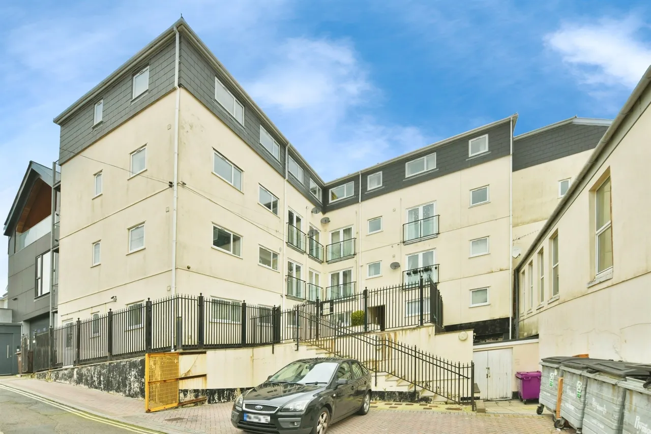 2 bed flat for sale — Belgrave Lane, Plymouth
