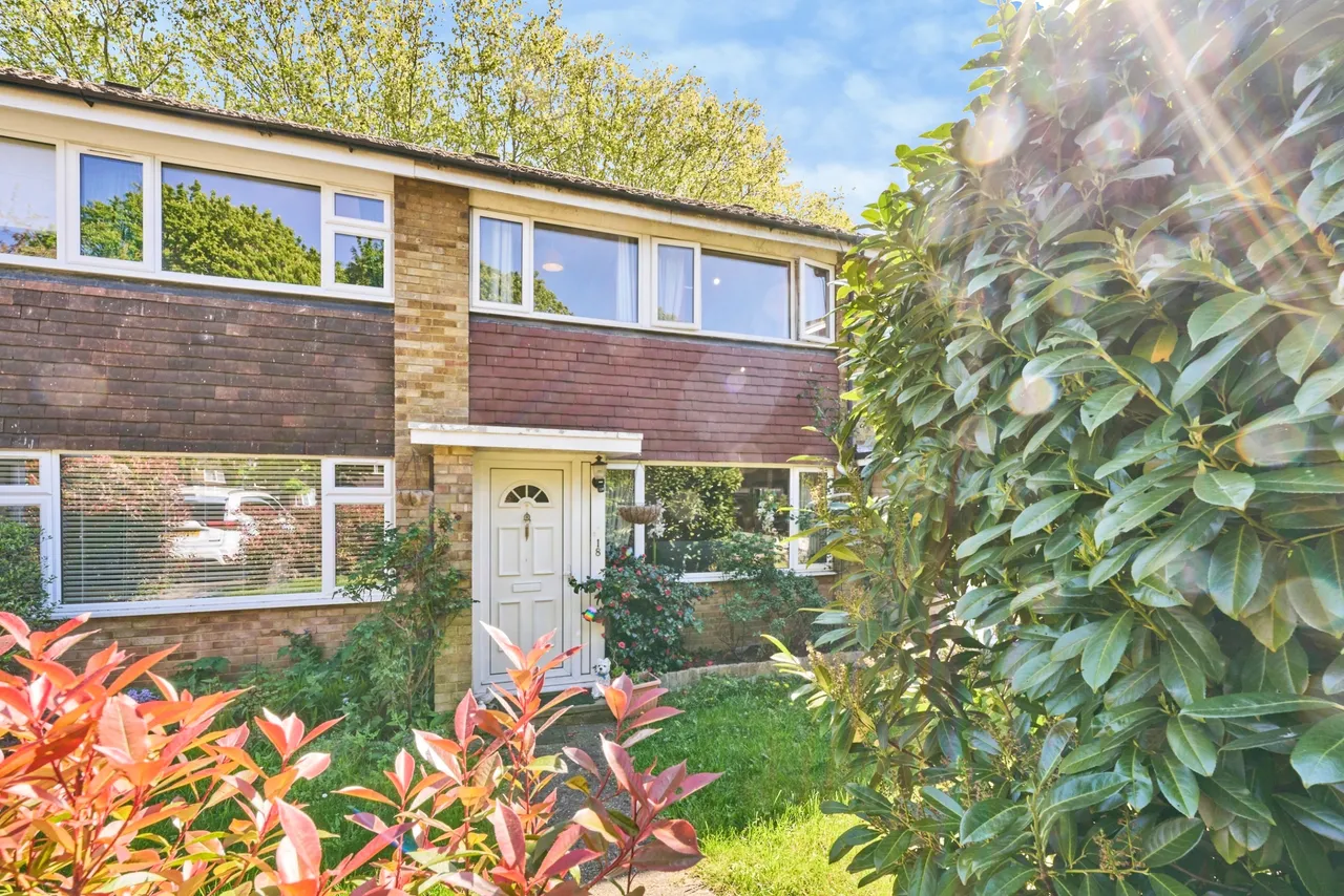 3 bed house for sale, Hotham Close, West Molesey, KT8