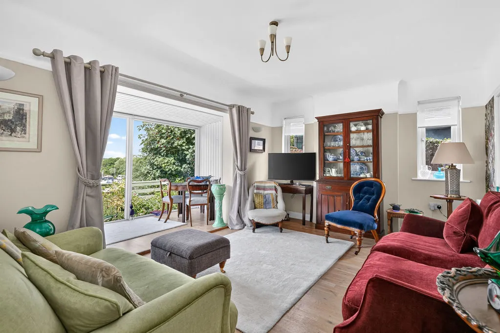 The Ridgeway, Walton-On-Thames KT12 1BH, photo 4