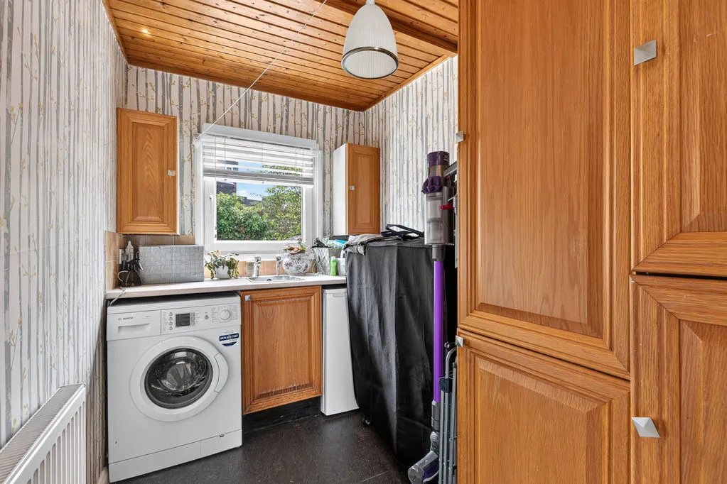The Ridgeway, Walton-On-Thames KT12 1BH, photo 15