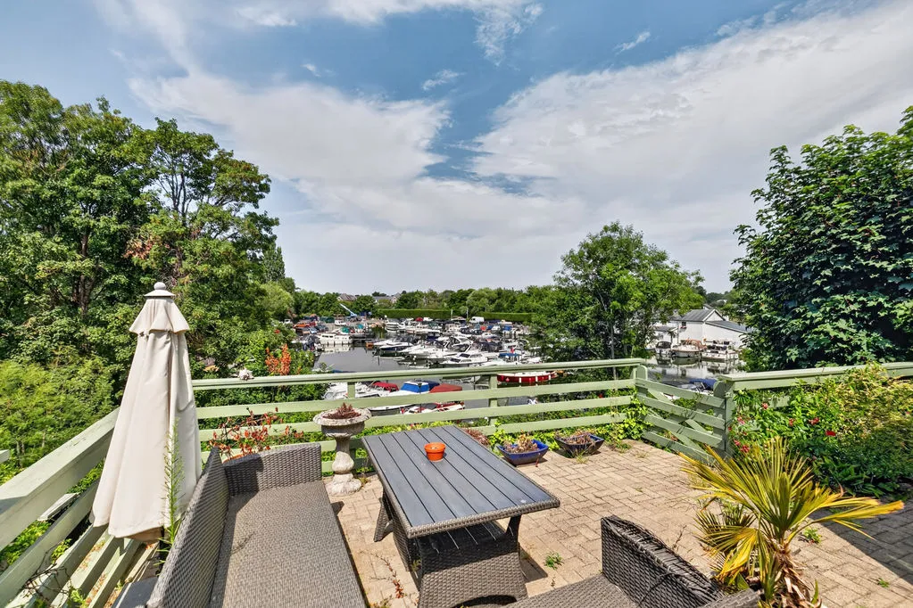 The Ridgeway, Walton-On-Thames KT12 1BH, photo 16