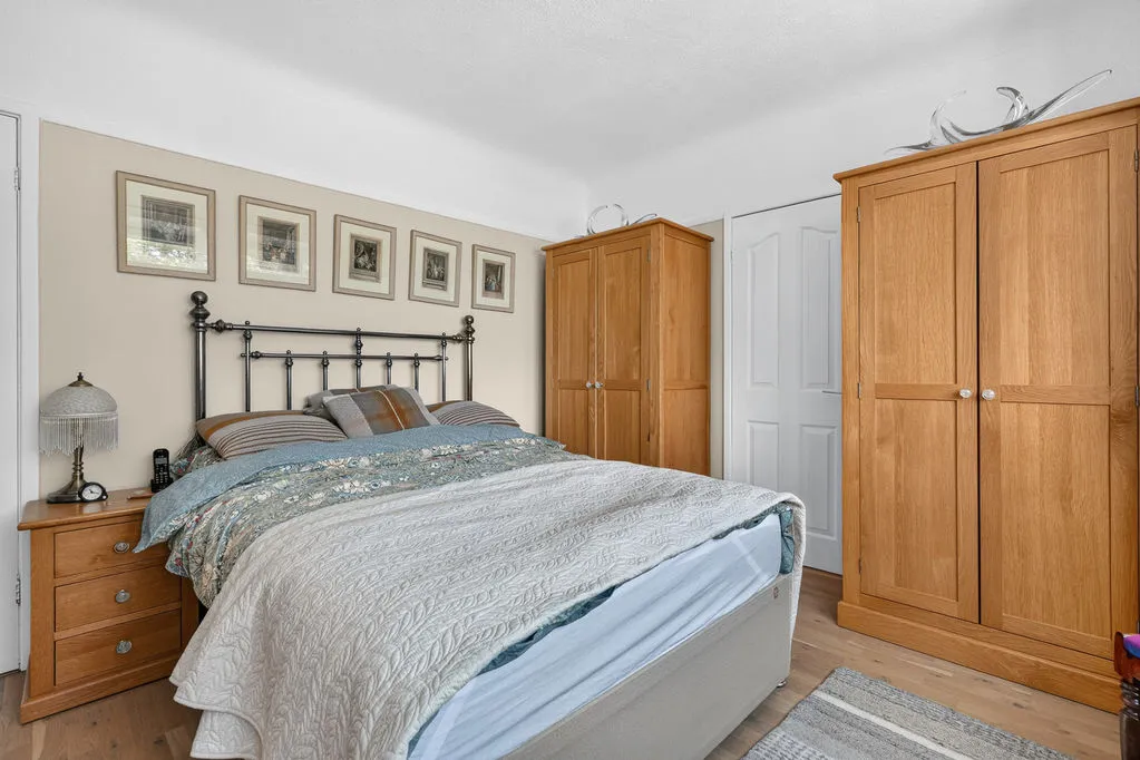 The Ridgeway, Walton-On-Thames KT12 1BH, photo 11