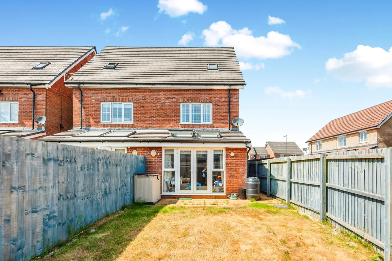 Stephenson Grove, Prescot, L35, photo 2