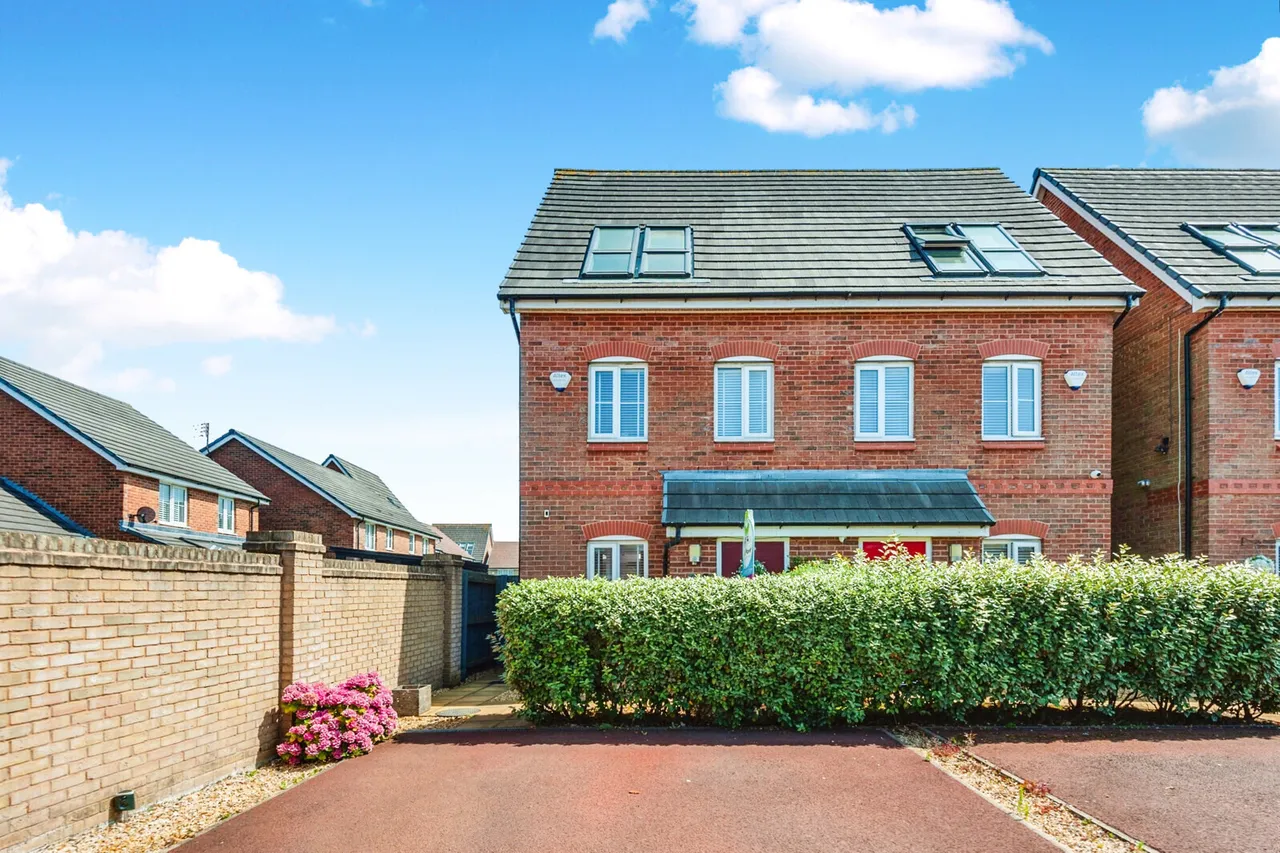 3 bed house for sale, Stephenson Grove, Prescot, L35