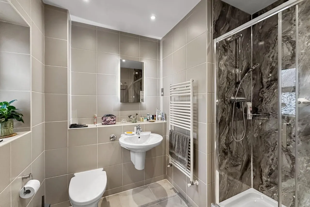 Charlotte Place, Hale, Cheshire WA15 8WR, photo 22
