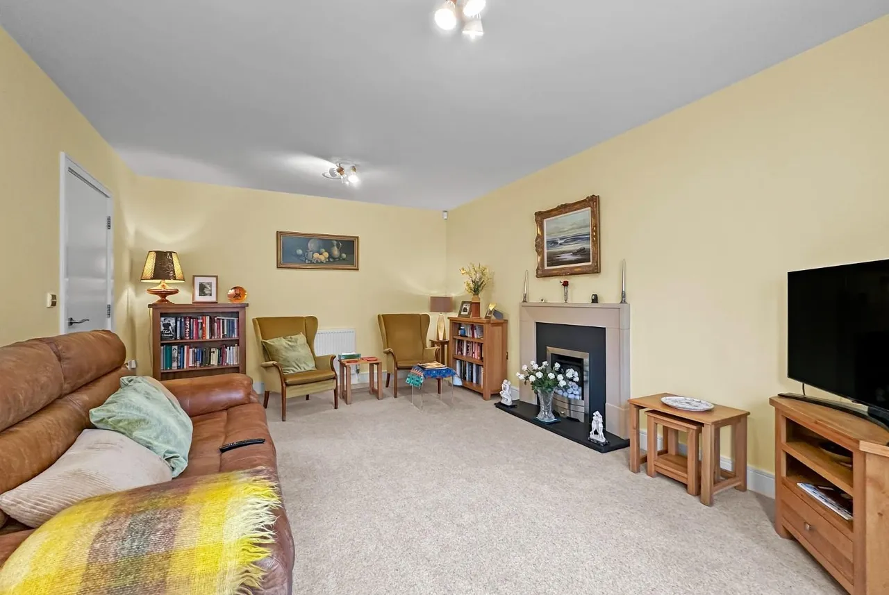 Charlotte Place, Hale, Cheshire WA15 8WR, photo 8