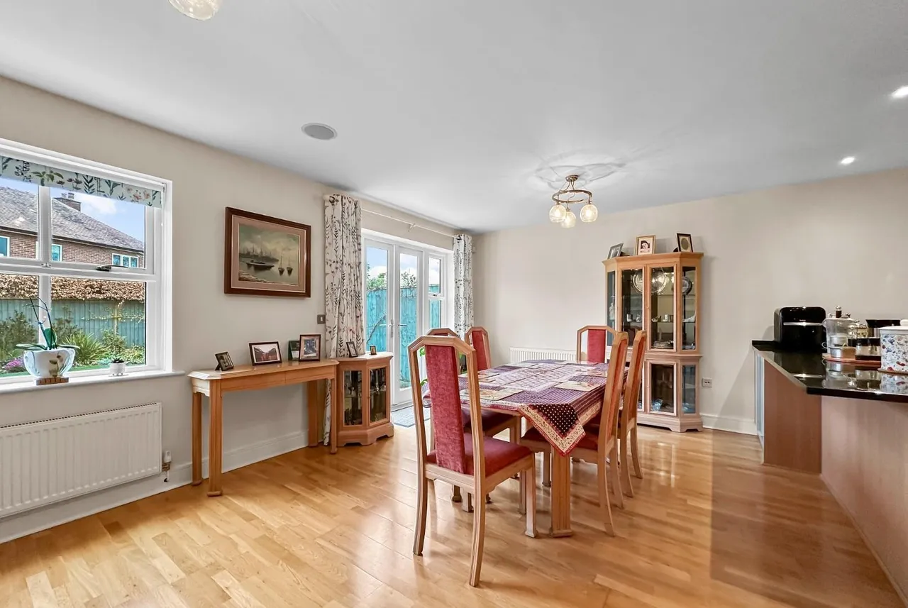 Charlotte Place, Hale, Cheshire WA15 8WR, photo 9