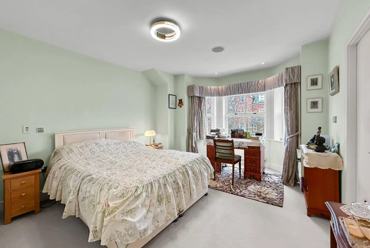 Charlotte Place, Hale, Cheshire WA15 8WR, photo 19