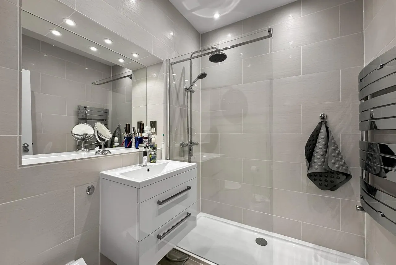 Charlotte Place, Hale, Cheshire WA15 8WR, photo 28