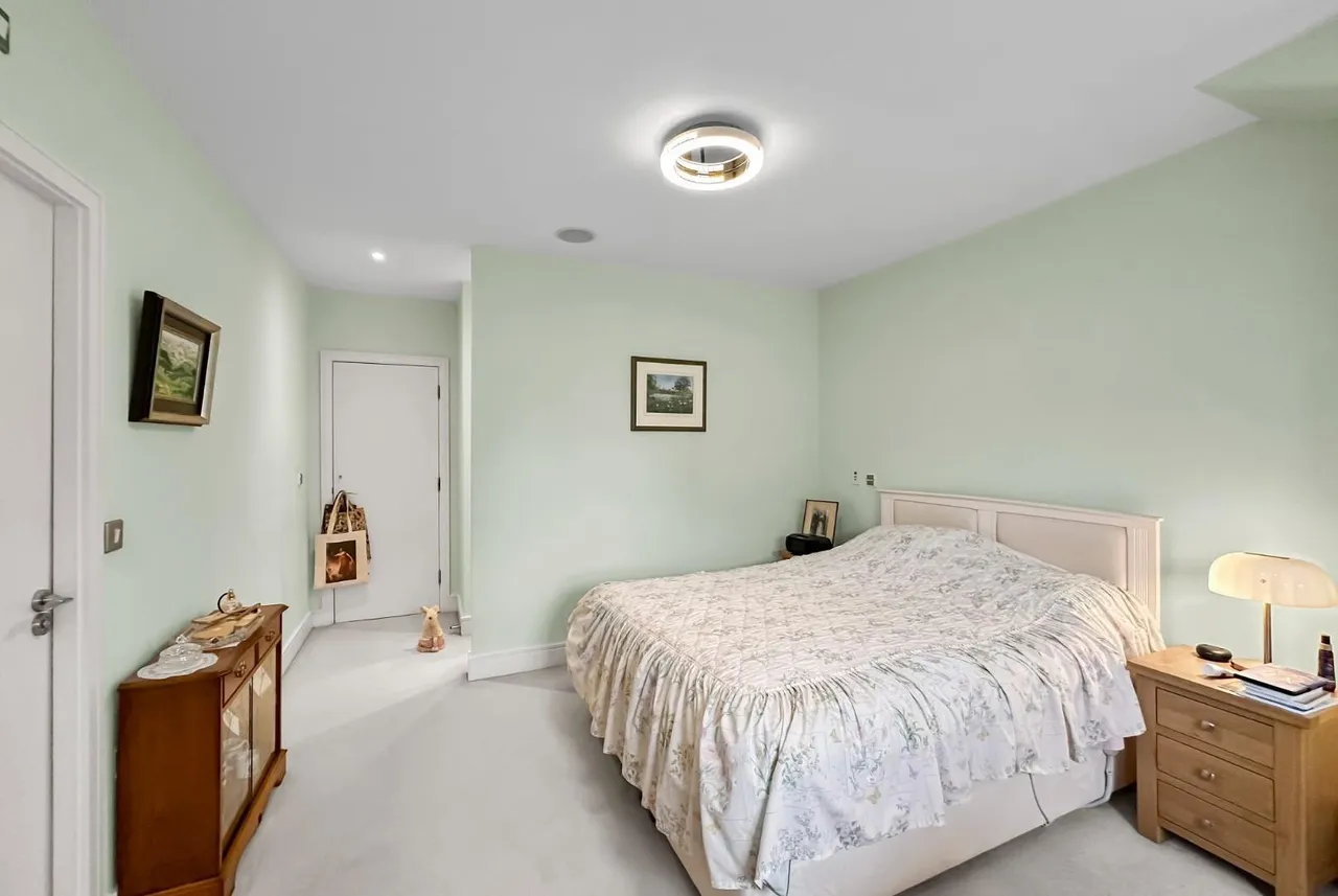 Charlotte Place, Hale, Cheshire WA15 8WR, photo 20