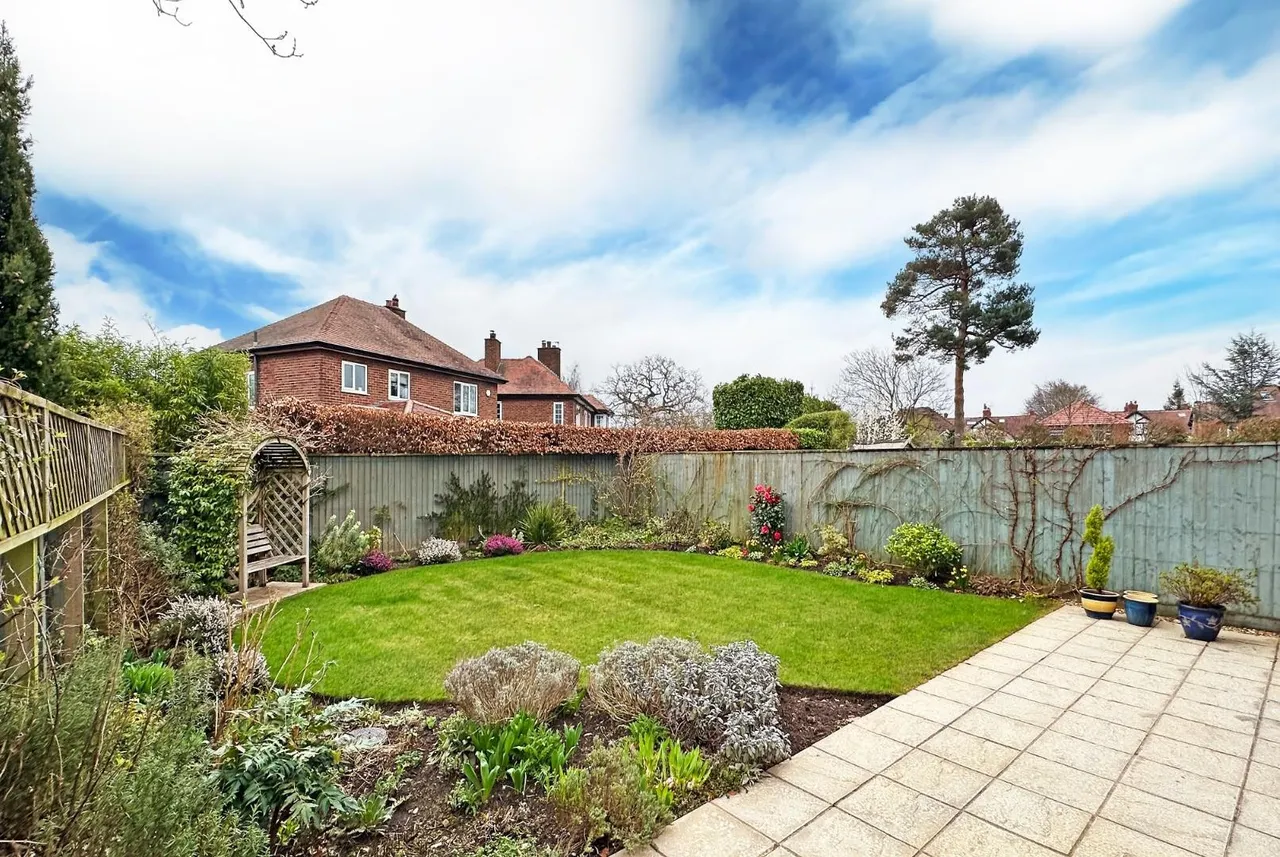 Charlotte Place, Hale, Cheshire WA15 8WR, photo 5