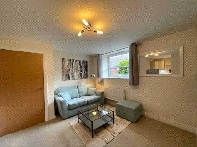 Skyline House, Swingate, Stevenage, Hertfordshire, SG1, photo 7