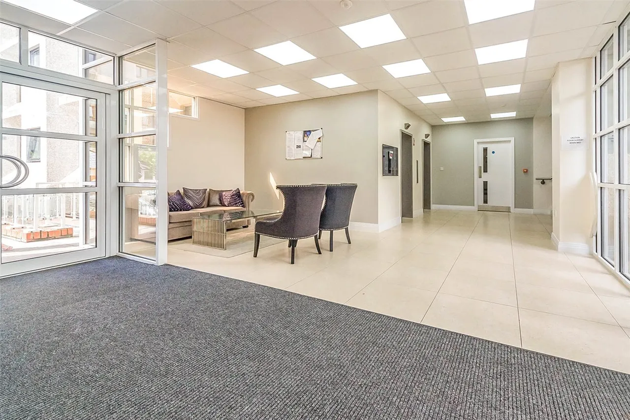 Skyline House, Swingate, Stevenage, Hertfordshire, SG1, photo 11
