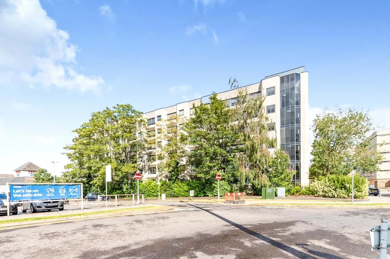 Skyline House, Swingate, Stevenage, Hertfordshire, SG1, photo 12
