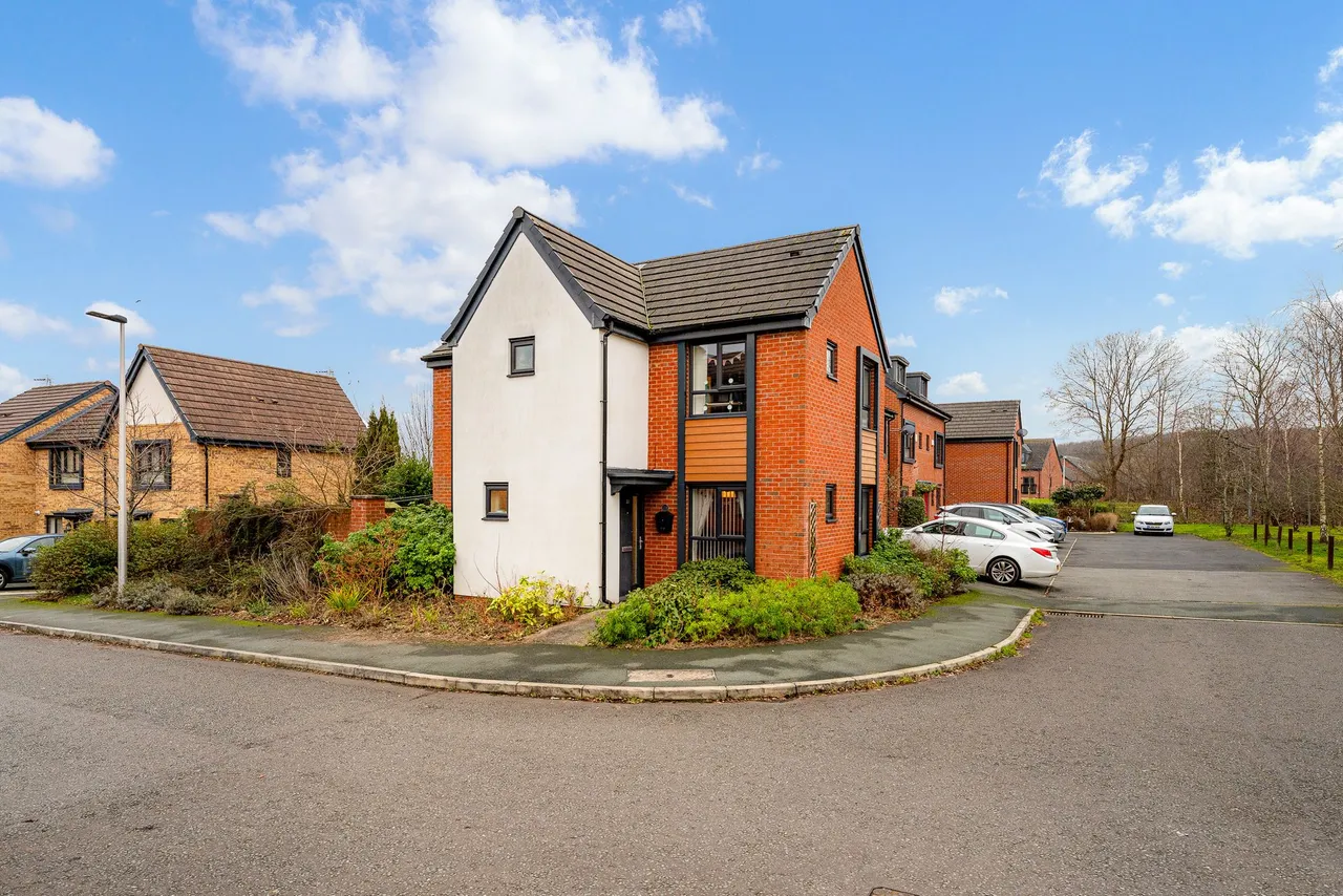 3 bed house for sale — Worsley Close, Castlefields, Runcorn, WA7 2XL