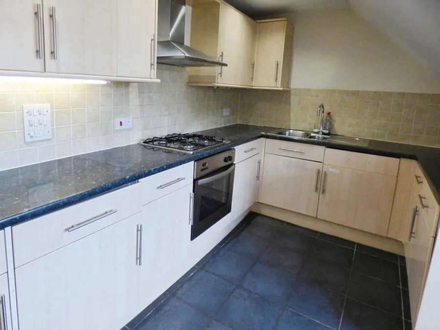 Station Road, Netley Abbey, SO31, photo 4