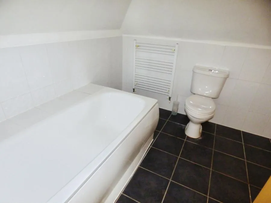 Station Road, Netley Abbey, SO31, photo 3