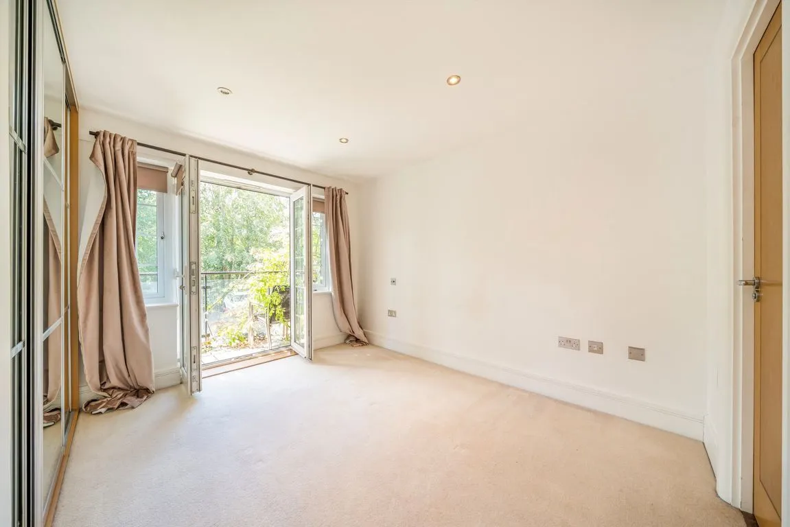 Sheerwater Road, Addlestone, KT15, photo 5