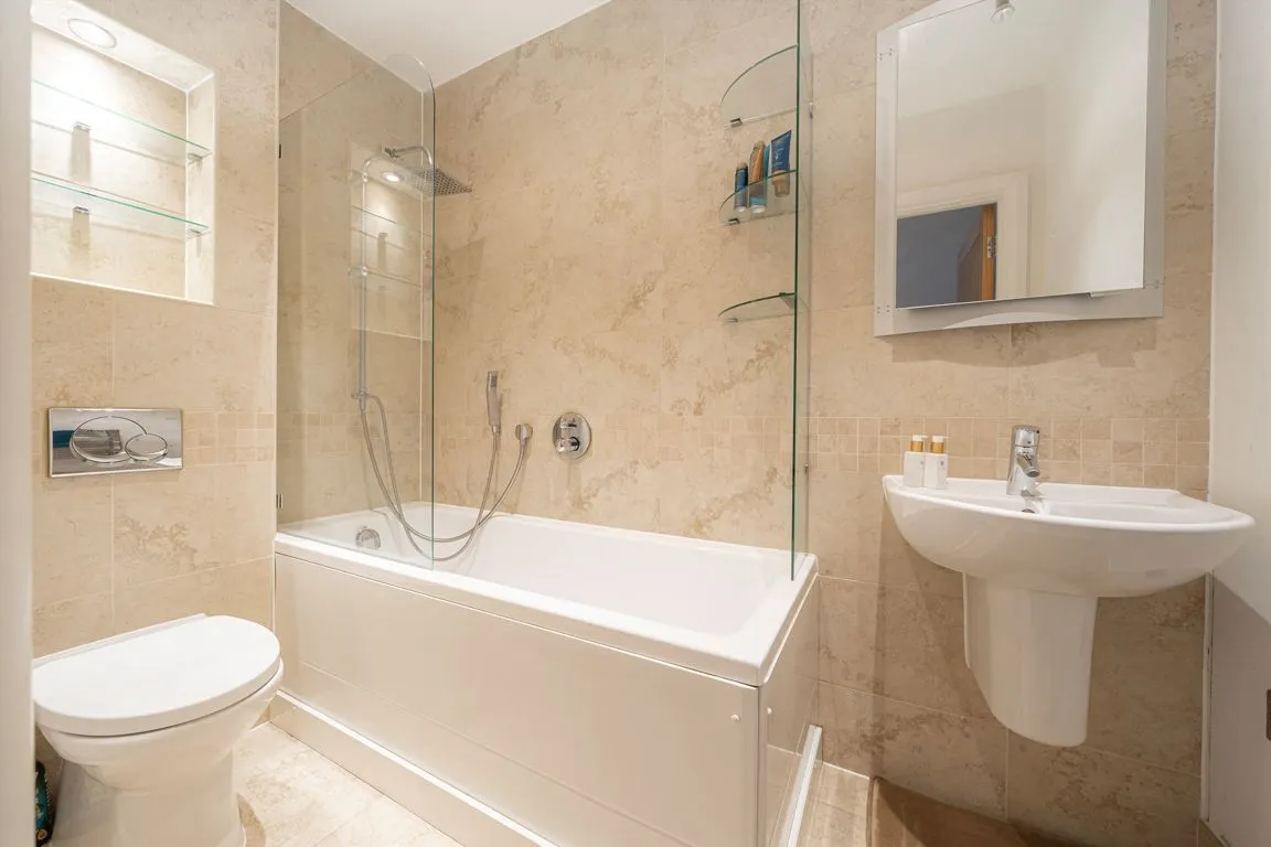 Sheerwater Road, Addlestone, KT15, photo 6