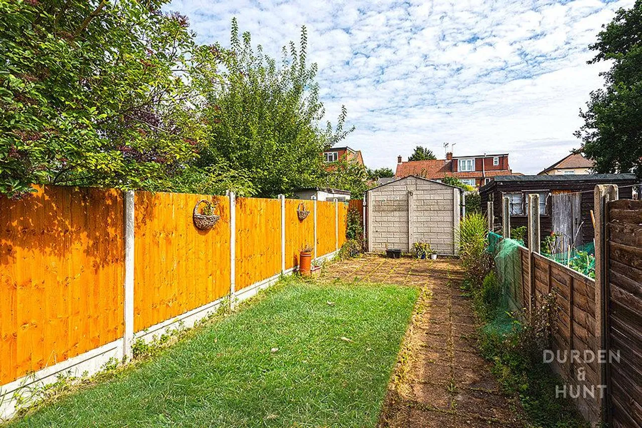 Cheltenham Gardens, Loughton, IG10, photo 15