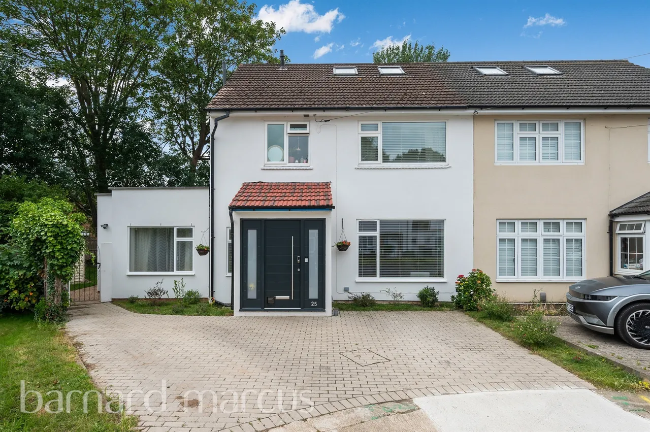 4 bed house for sale — Barton Green, New Malden