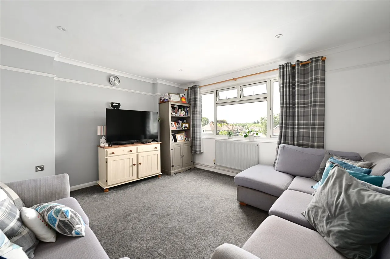 Shawfield Road, Ash, Guildford, Surrey, GU12 6PG, photo 3