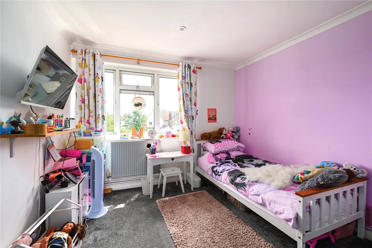 Shawfield Road, Ash, Guildford, Surrey, GU12 6PG, photo 9