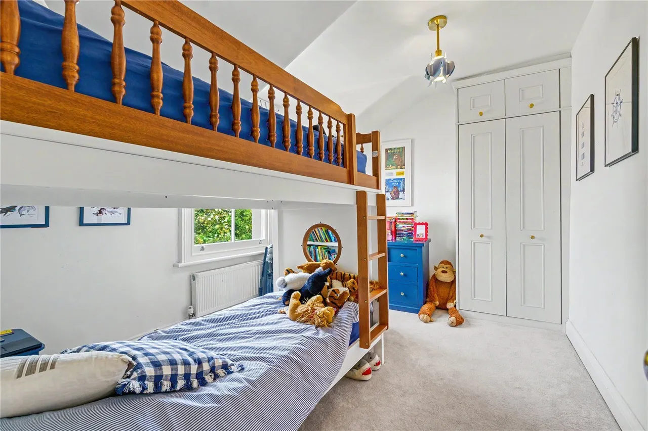 Dafforne Road, London, SW17, photo 15
