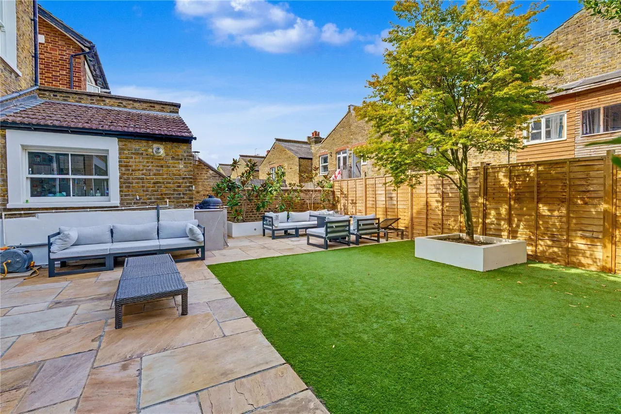 Dafforne Road, London, SW17, photo 11