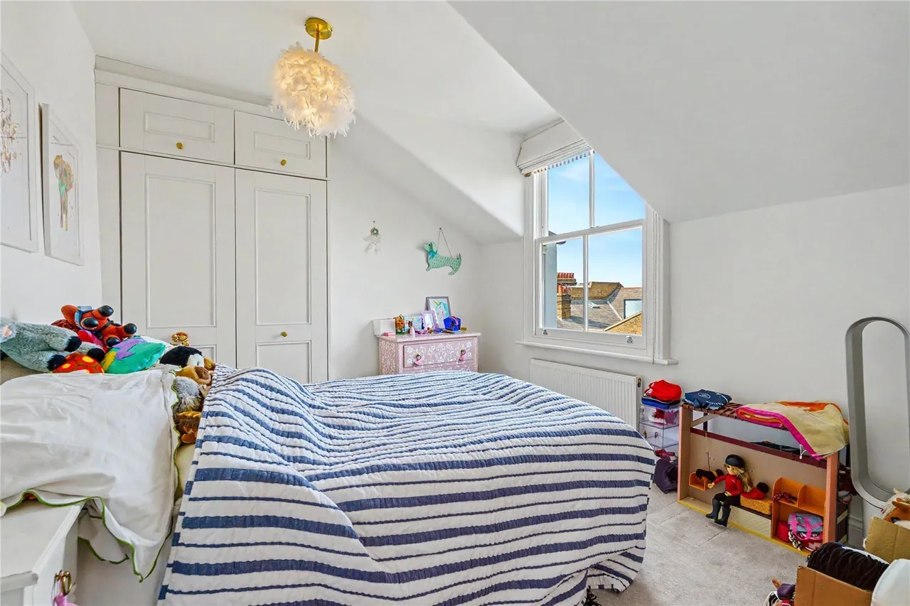Dafforne Road, London, SW17, photo 14
