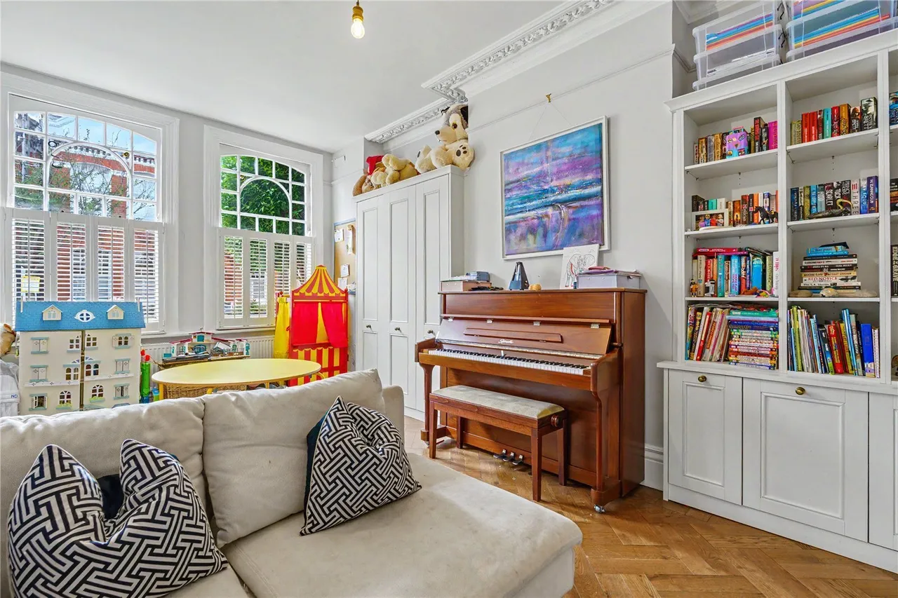 Dafforne Road, London, SW17, photo 13