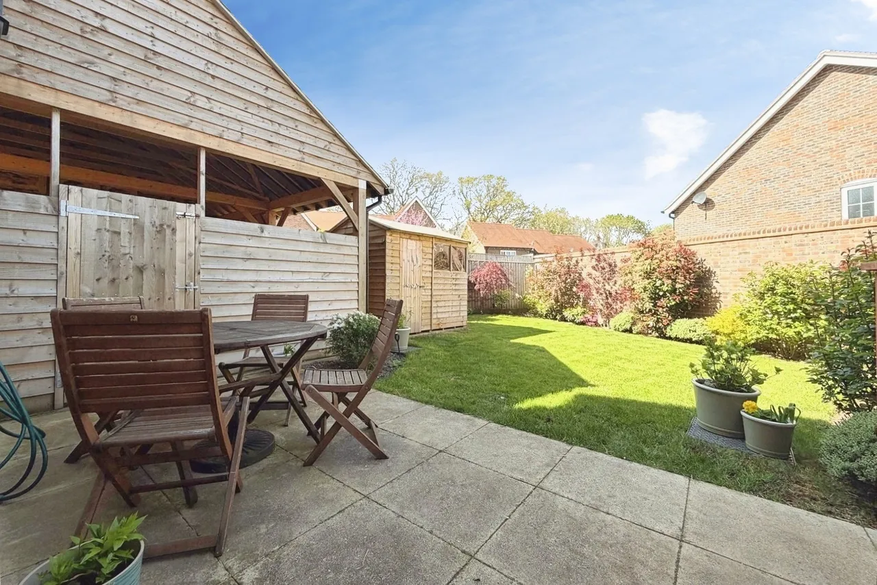Deepford Crescent, Hook, Hampshire, RG27 9YU, photo 11