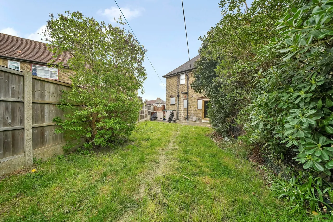 79 Lindsey Road, Dagenham, Greater London, RM8 2RH, photo 8