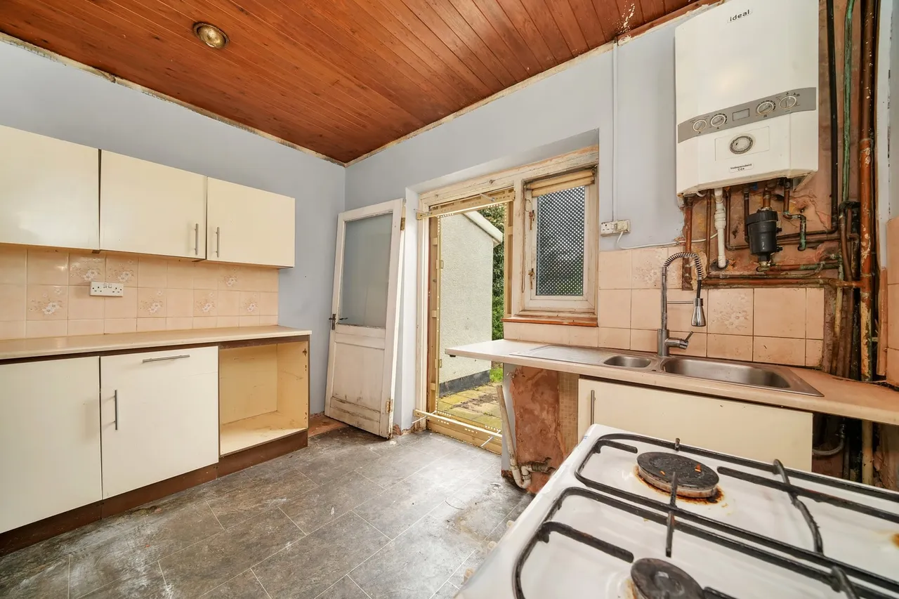 79 Lindsey Road, Dagenham, Greater London, RM8 2RH, photo 5