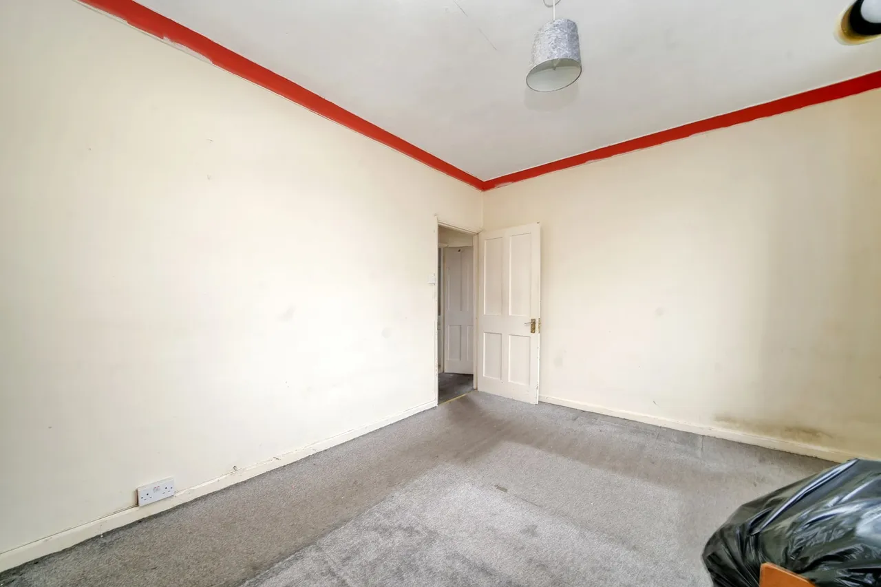 79 Lindsey Road, Dagenham, Greater London, RM8 2RH, photo 2