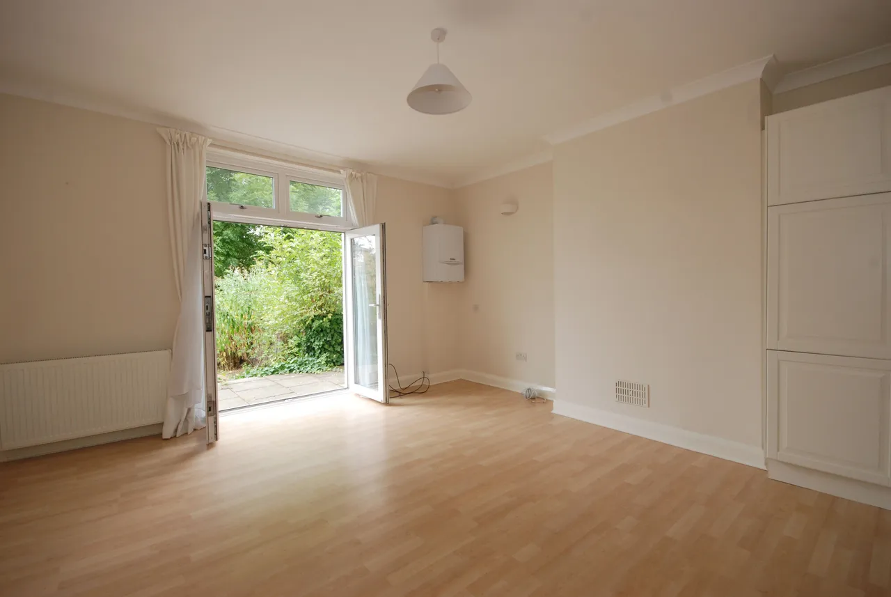 4 Hilltop Court, 14-16 Alexandra Road, London, photo 2