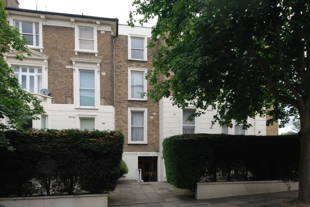 2 bed flat to rent — 4 Hilltop Court, 14-16 Alexandra Road, London