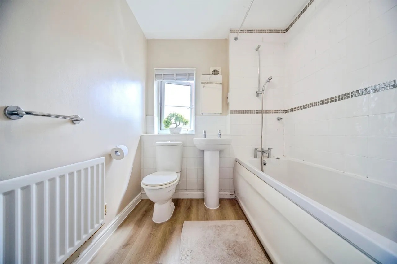 Prince Rupert Drive, Aylesbury, HP19, photo 6