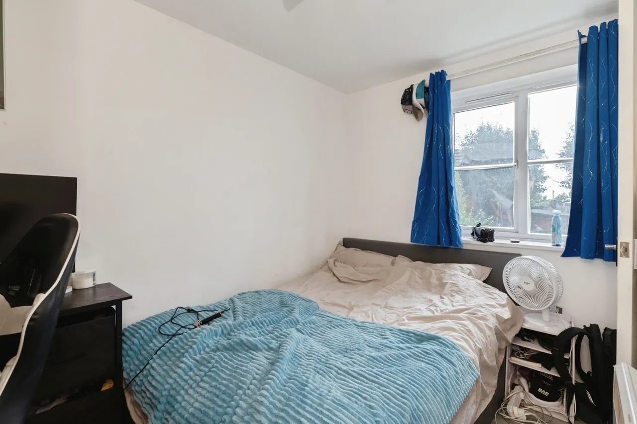 Sewell Close, Chafford Hundred, Grays, Essex, RM16, photo 5