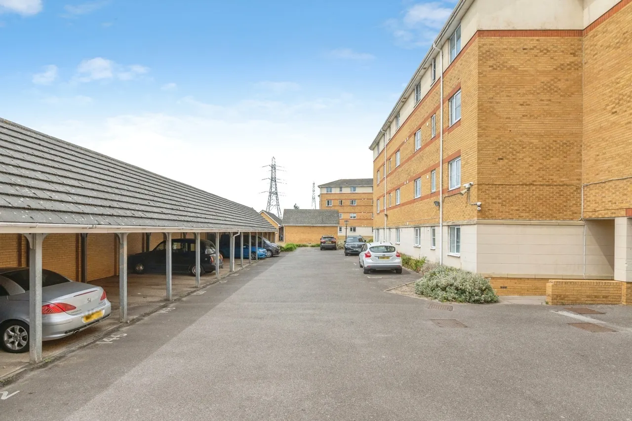 Sewell Close, Chafford Hundred, Grays, Essex, RM16, photo 11
