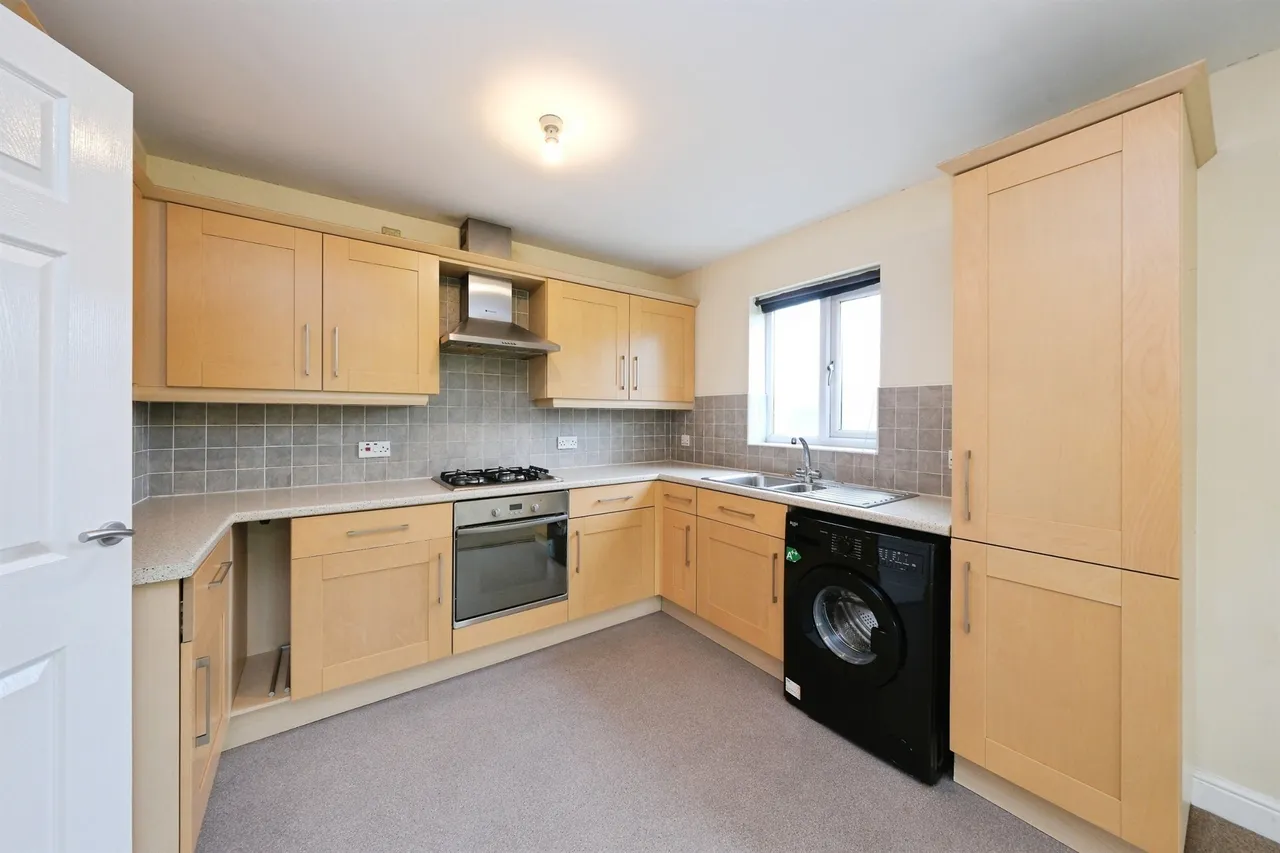 Leatham Avenue, Kimberworth, S61, photo 2