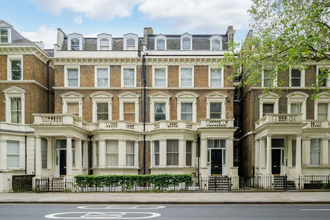 2 bed property for sale, Holland Park Avenue, W11
