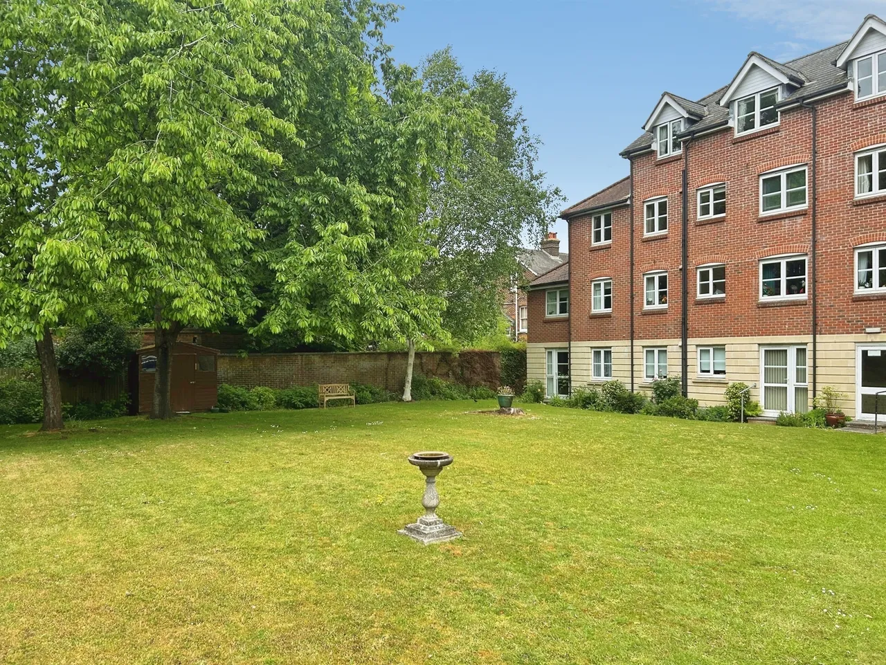 Archers Court, Salisbury, SP1, photo 10
