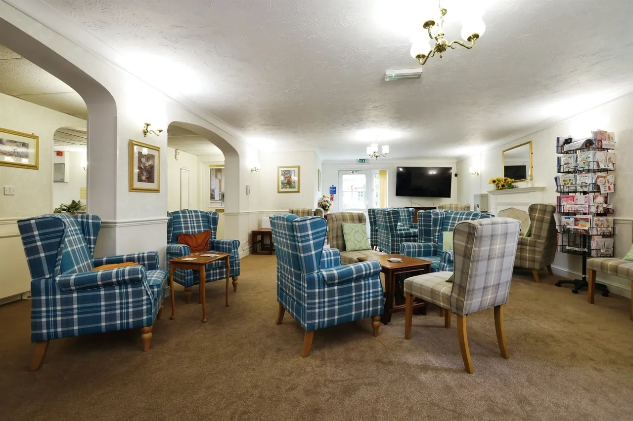 Archers Court, Salisbury, SP1, photo 11