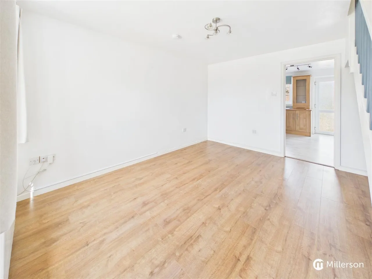 Glendale Crescent, Mount Hawke, TR4, photo 5